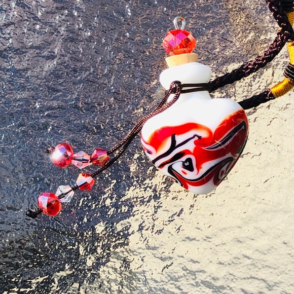 Heart Cremation urn necklace for pets or person - Picture 4 of 5